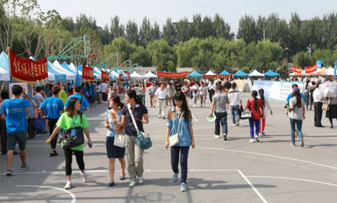 西宁西宁汇华学院新生招商活动策划